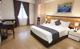 Hallmark Crown Hotel